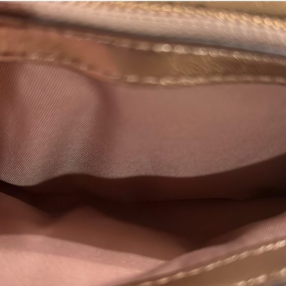 TORY BURCH Kira Chevron Chain Wallet Gold - Picture 3 of 9